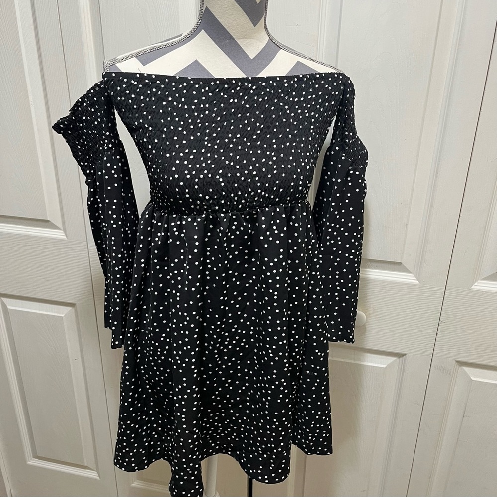 NWT ONEYIM Polkadot Off Shoulder Flounce Sleeve Dress